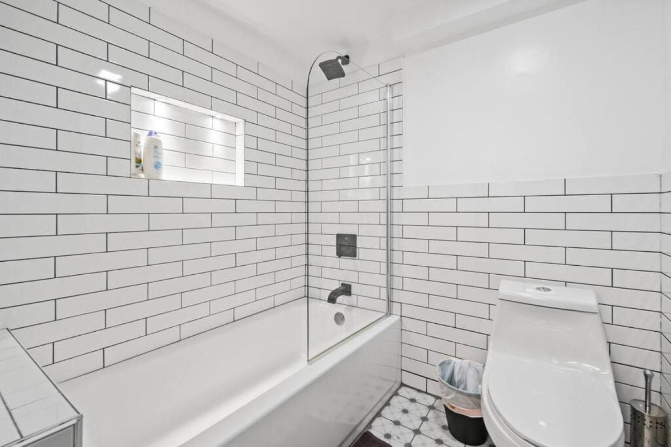 Apartment Renovated 3br With Private Backyard In Bed-stuy