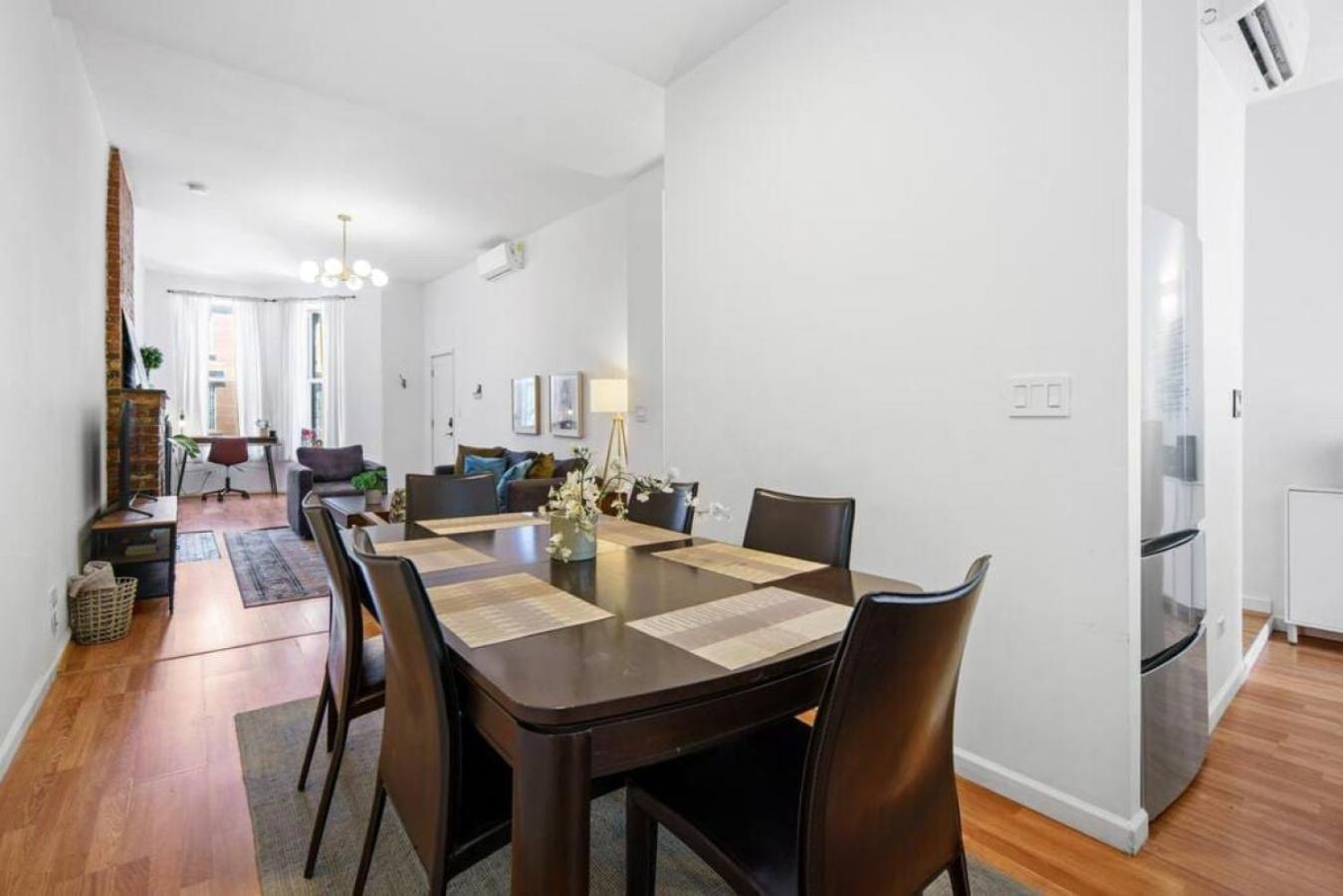 Renovated 3br With Private Backyard In Bed-stuy Apartment *