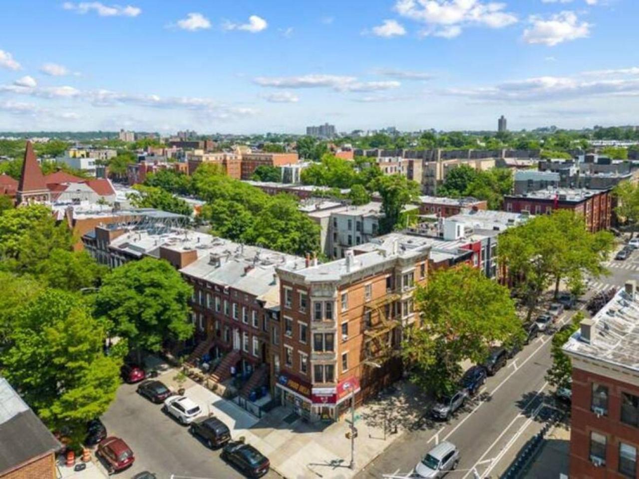 Apartment Renovated 3br With Private Backyard In Bed-stuy New York