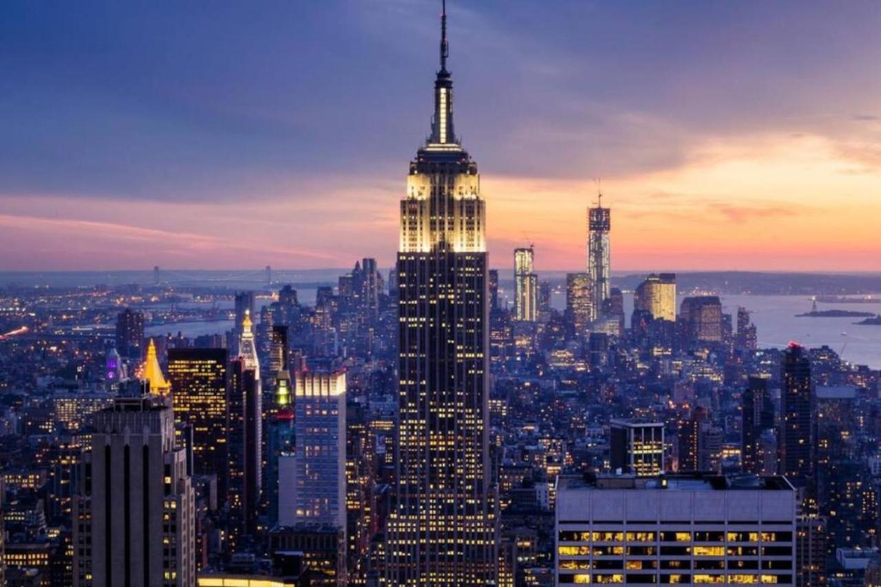 Quaint 2br Walk To Time Square Apartment New York