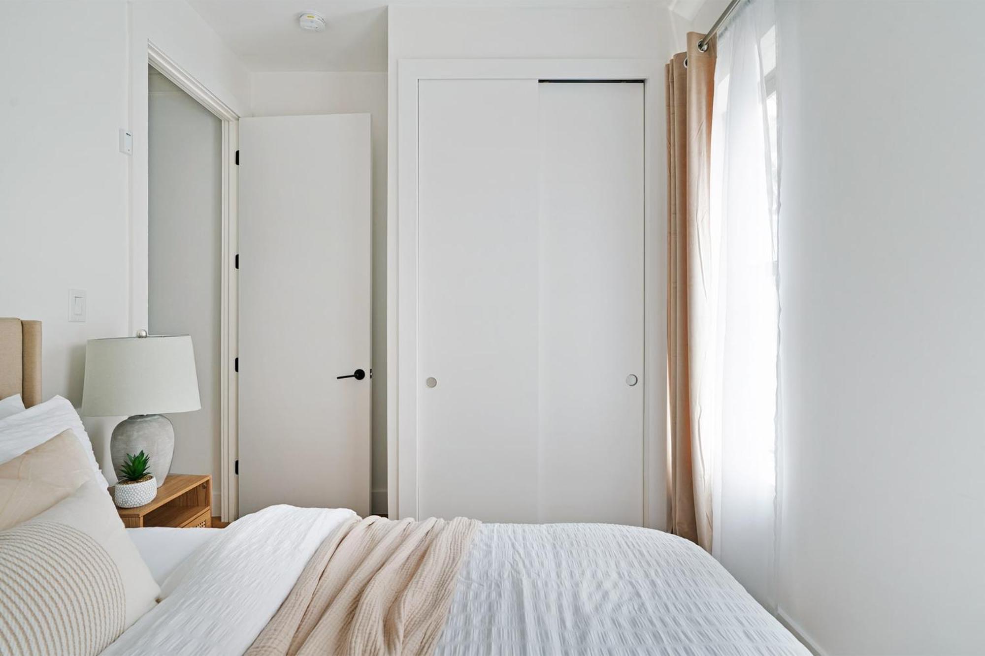 1290-16 New Renovated 2 Bedrooms In Ues Apartment *