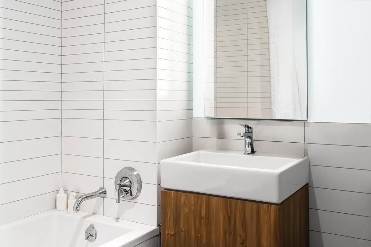 Large One Bedroom - Massive Private Terrace - Luxury Building - Williamsburg - Greenpoint *