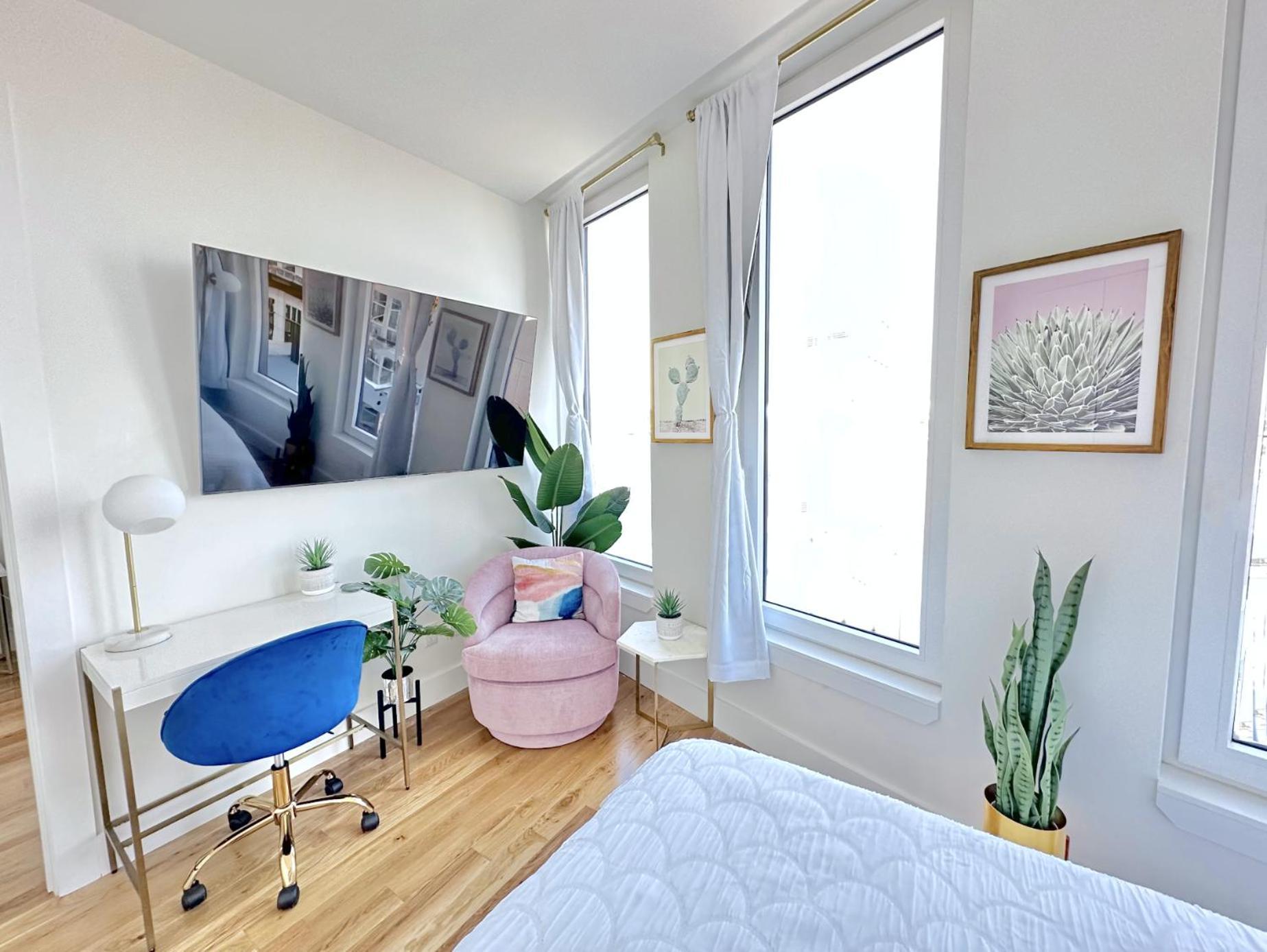 Large One Bedroom - Massive Private Terrace - Luxury Building - Williamsburg - Greenpoint *