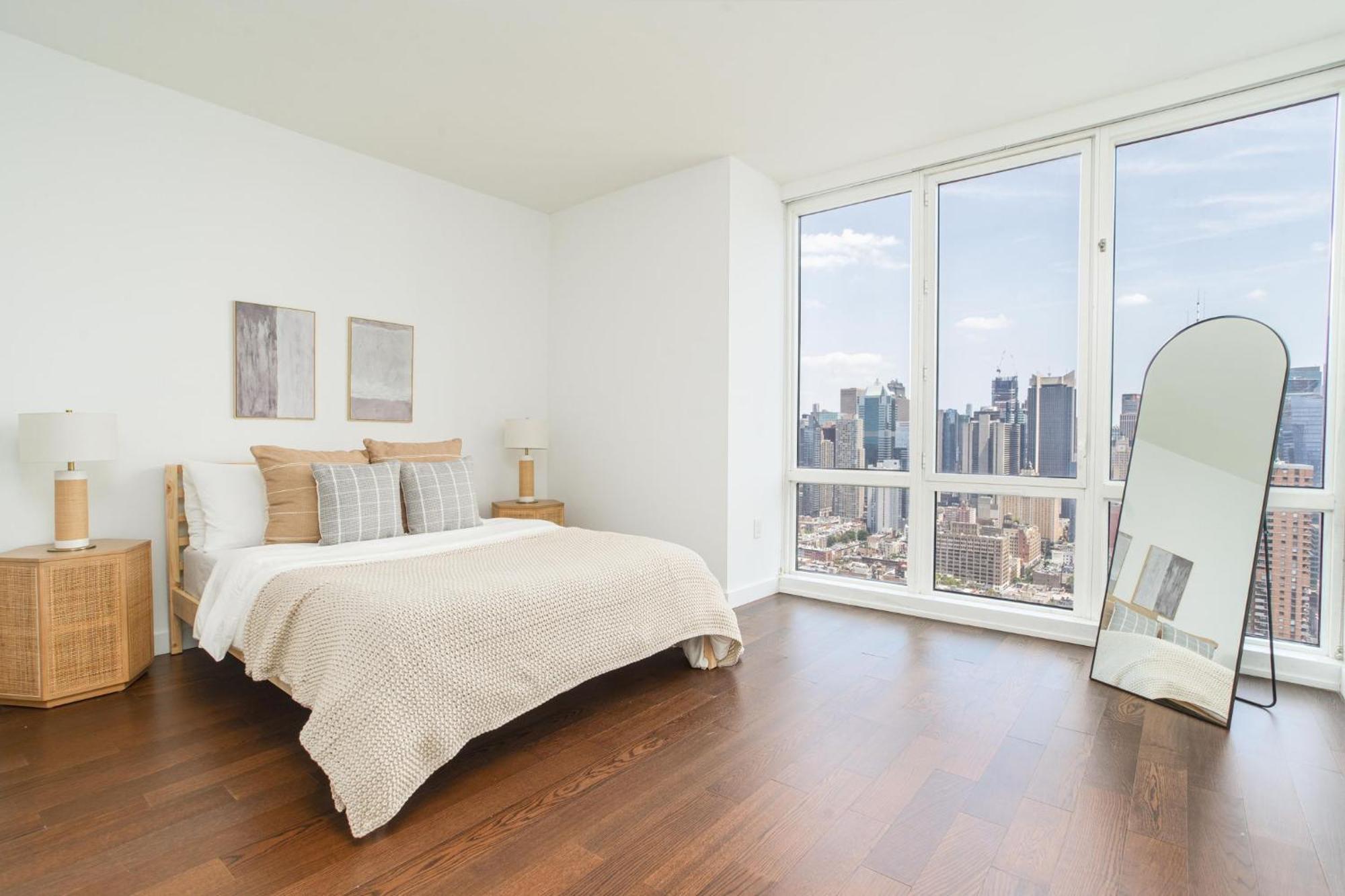Lux Penthouse 2br 2 Bath Apartment