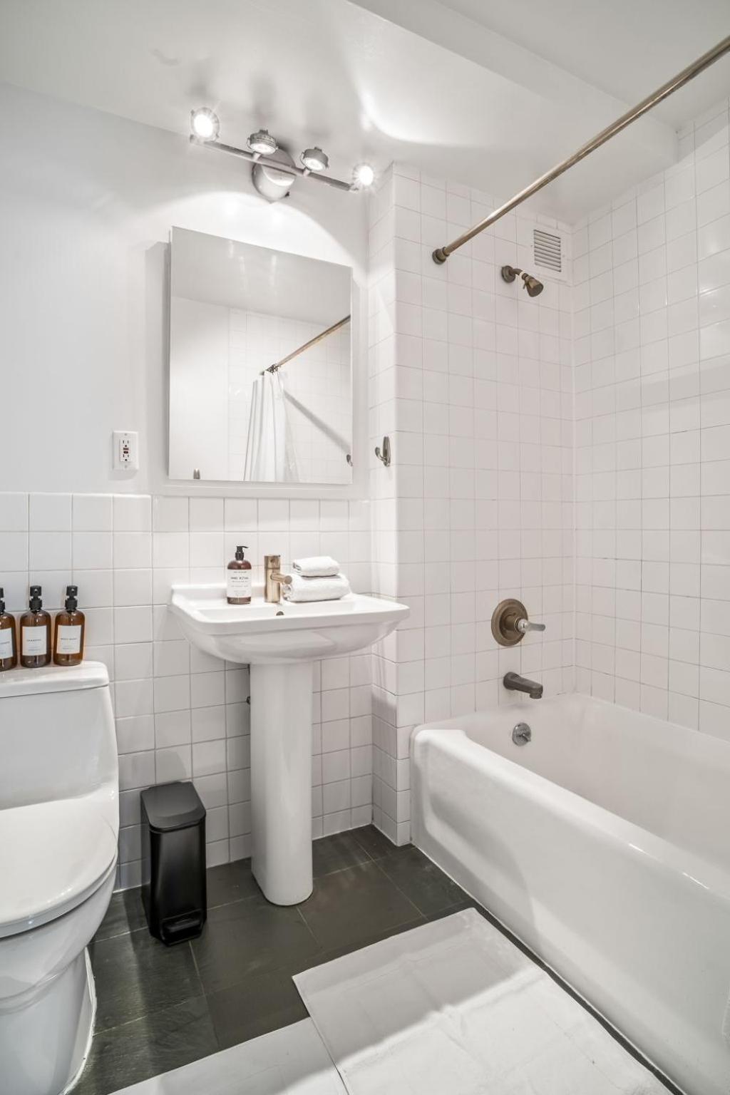 Family 3 Bedroom 1 Bath Getaway New York