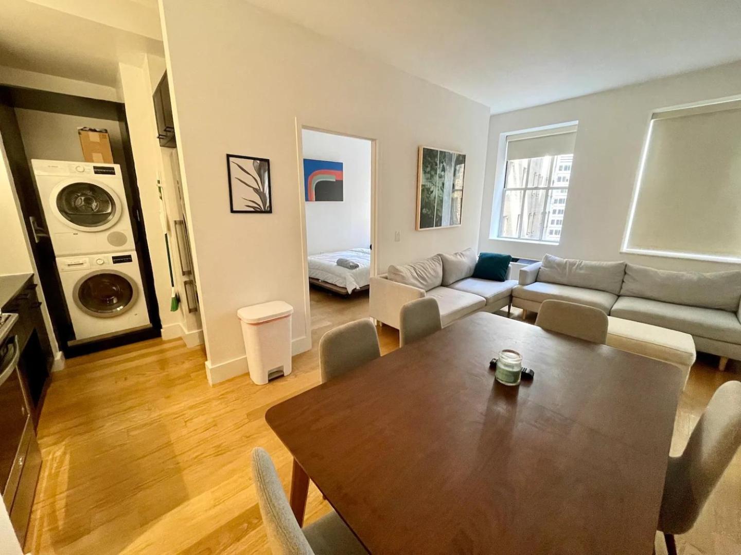 Apartment Wall Street Gem 2bedroom