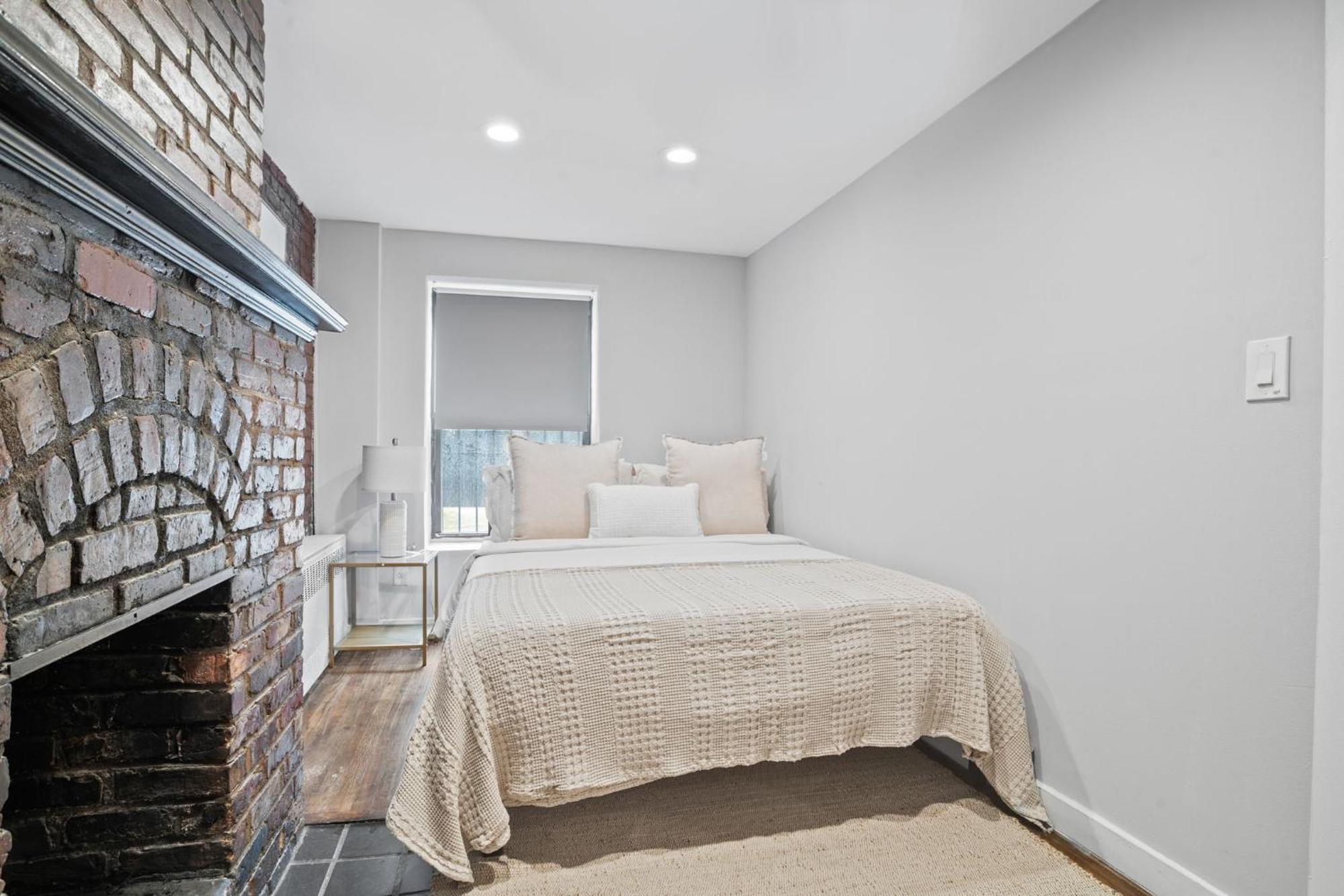 Chelsea Charm 2bd 1 Bath