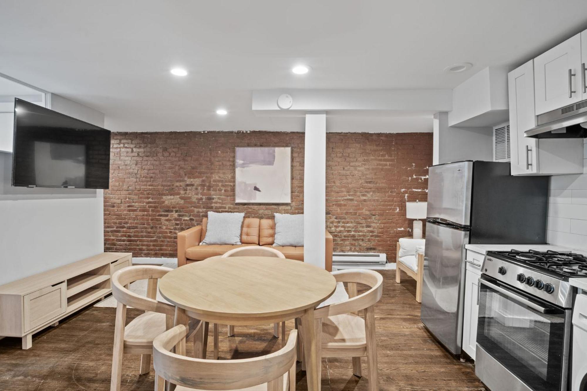 Chelsea Charm 2bd 1 Bath * New York