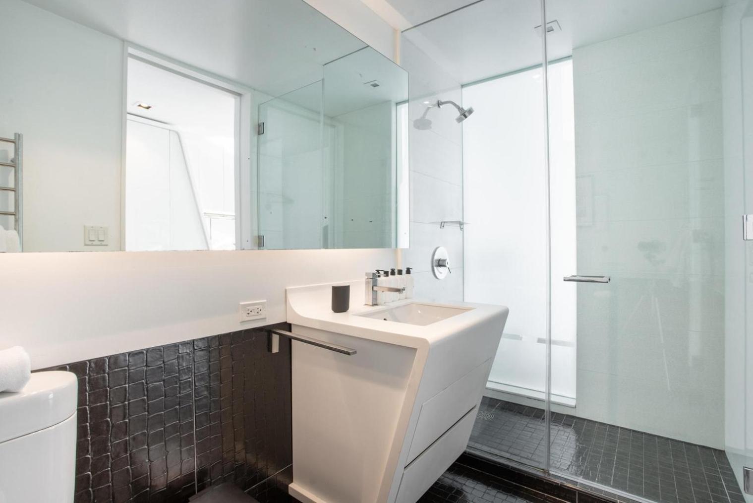 Tribeca 1br W Doorman Gym Roof Deck Nyc-1374 New York