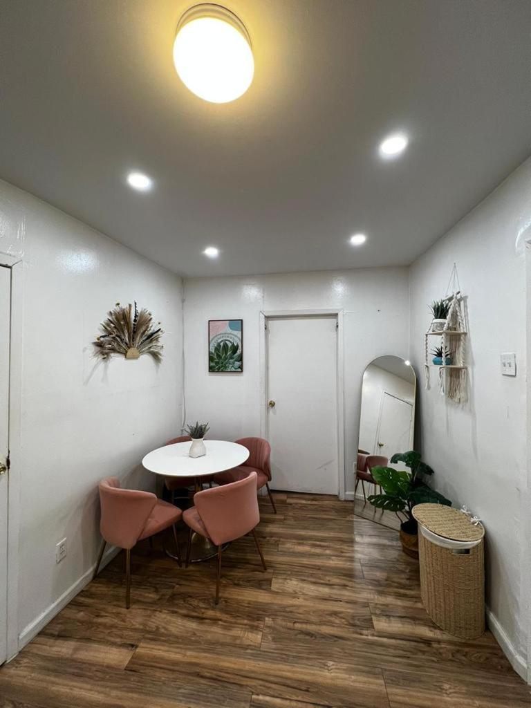 Amazing Ground Floor 2 Bedrooms In Nyc Subway Crossing The Street And One Station To Manhattan Apartment New York