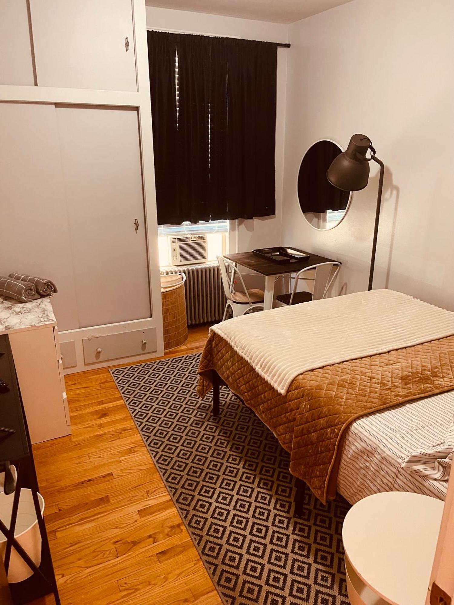 Private In Townhouse W 2 Baths Fq Beds 1-3ppl * New York