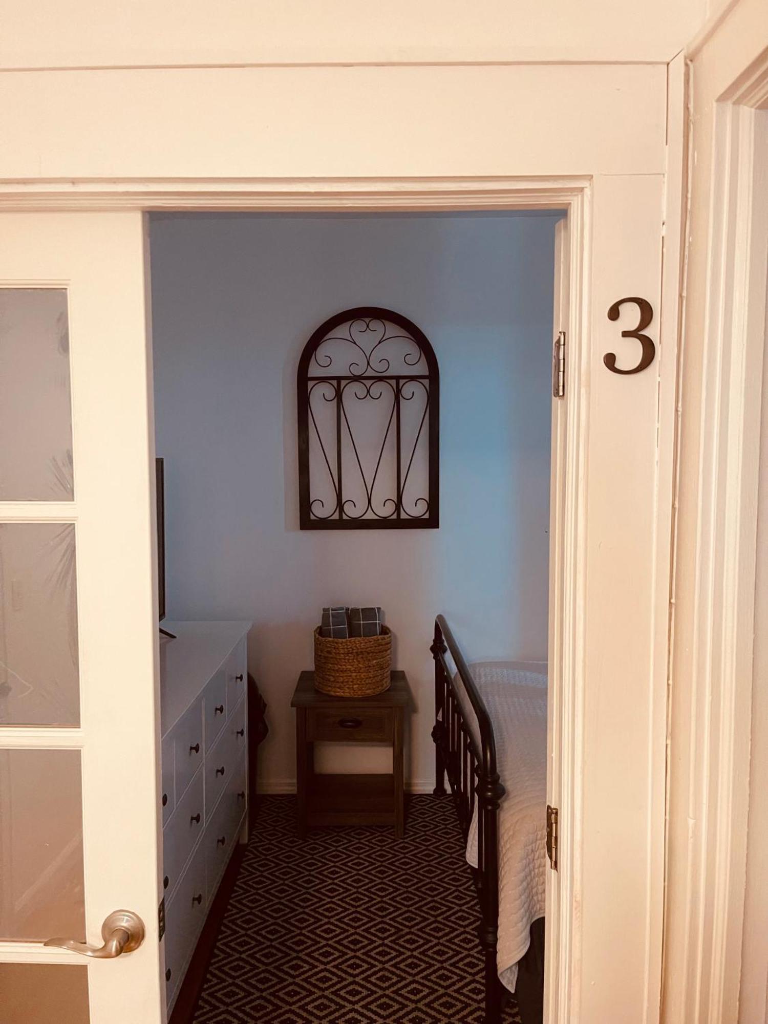 Apartment Private In Townhouse W 2 Baths Fq Beds 1-3ppl *
