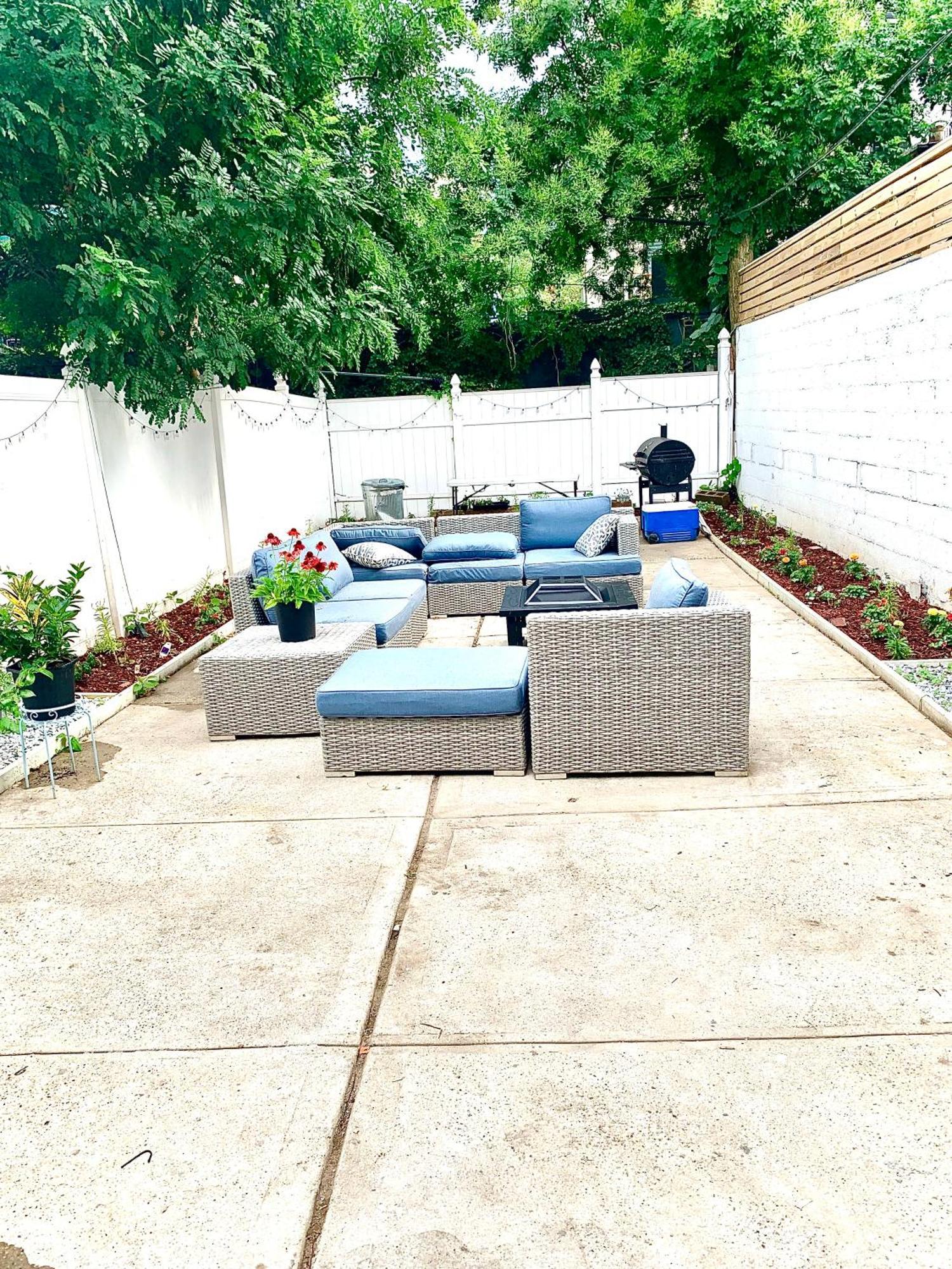 3 Bedroom Cozy Retreat With Large Backyard