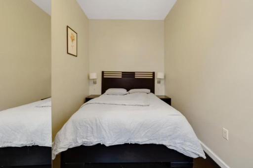 3 Bedroom, Central Location In Manhattan!! *