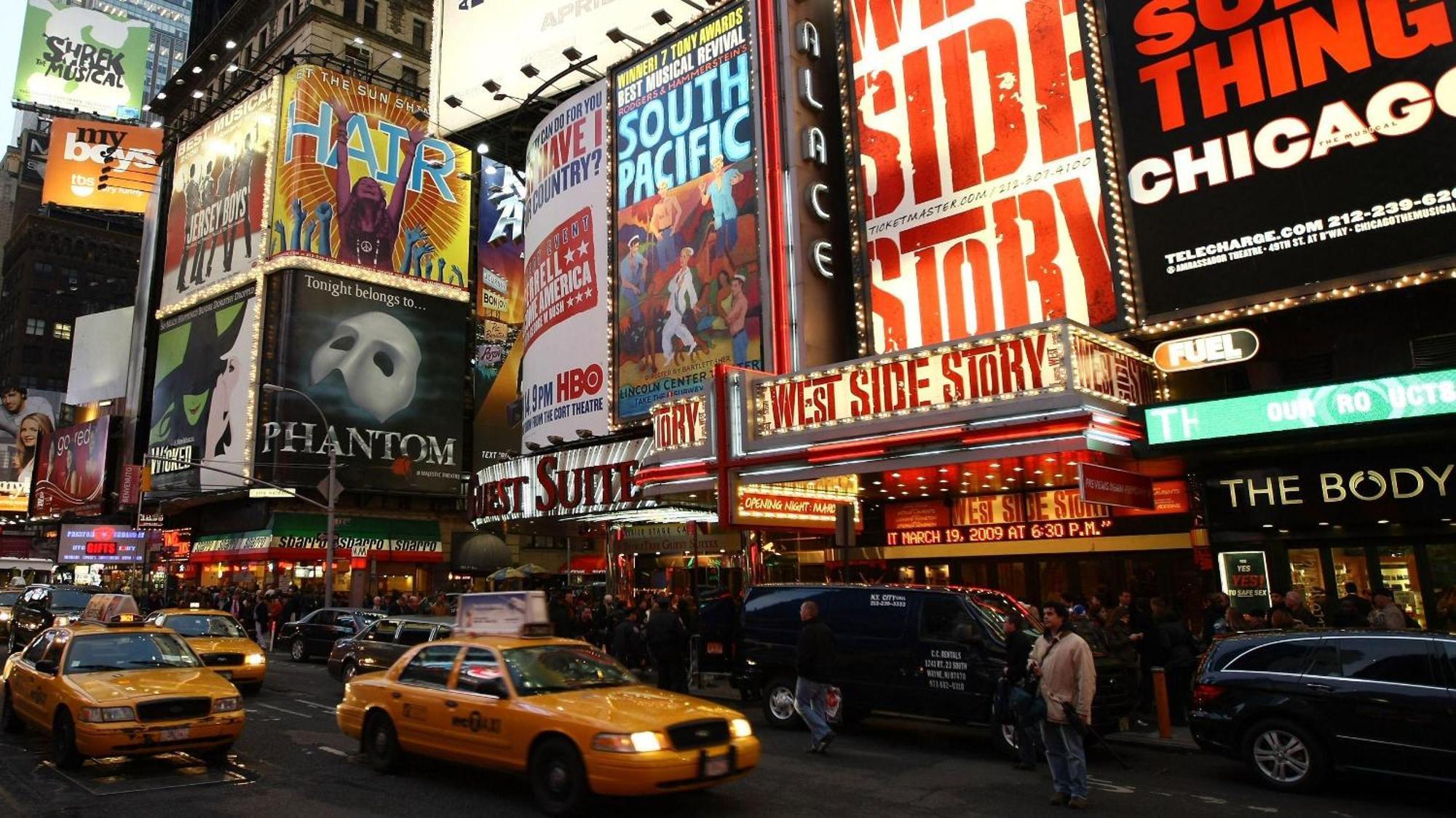 Luxurious In Times Square Nyc - 30-day Min Apartment