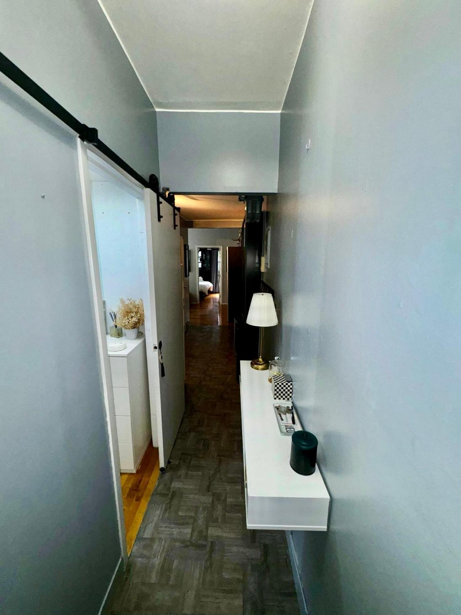 Amazing Ground Floor 2 Bedrooms In Nyc Subway Crossing The Street And One Station To Manhattan Apartment