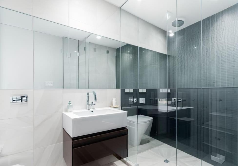 Apartment Brand New Five Bedroom Penthouse New York