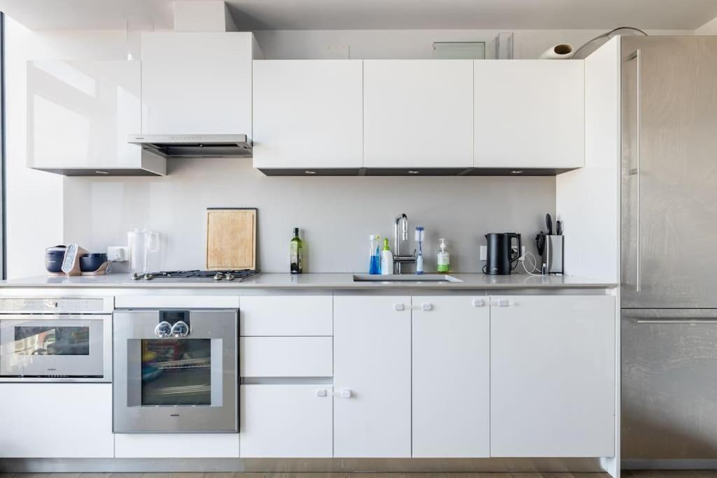 Apartment Brand New Five Bedroom Penthouse *
