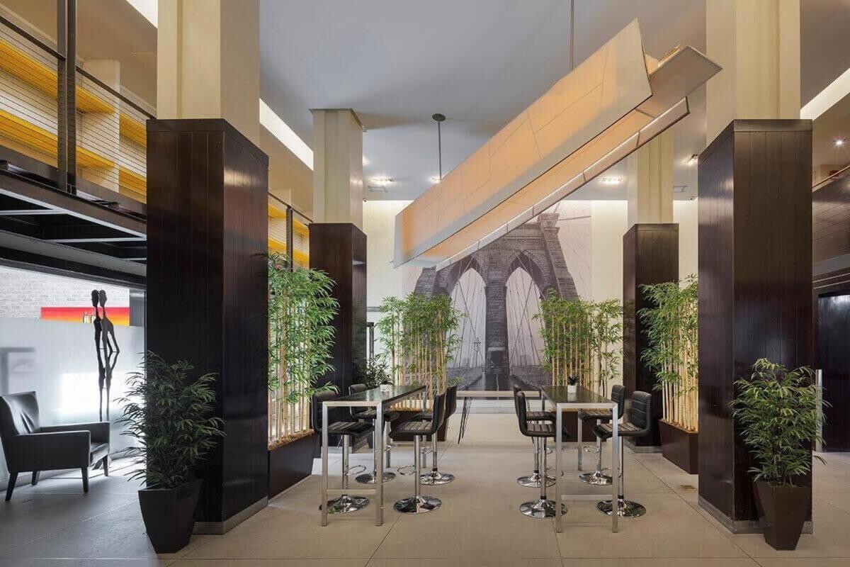73-1111 New Uws Doorman Gym New York