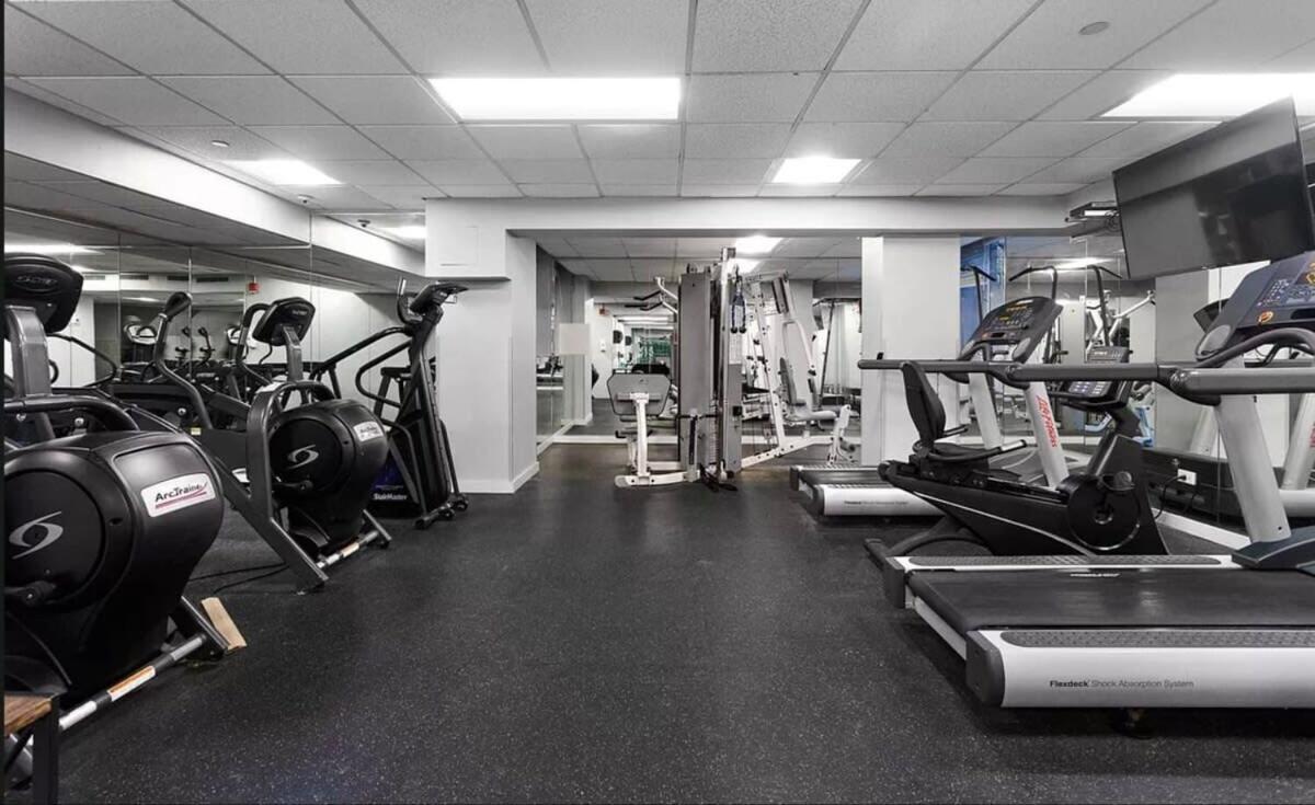 73-1111 New Uws Doorman Gym Apartment