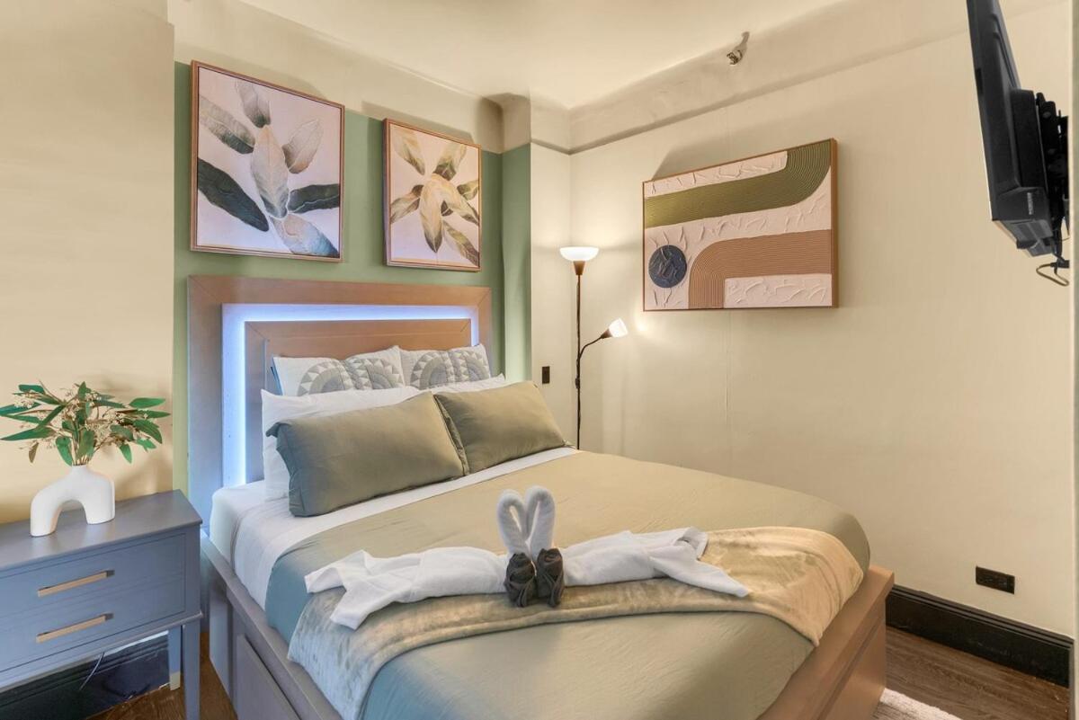 Cozy 2br With Gym And Walk To Times Square *