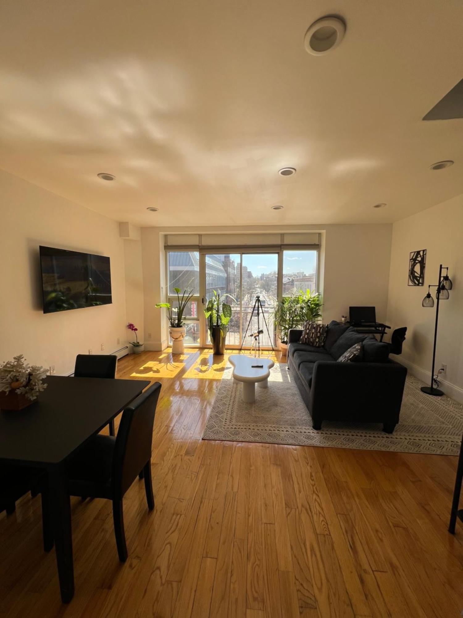 Mulzac - Loft Penthouse Homestay *