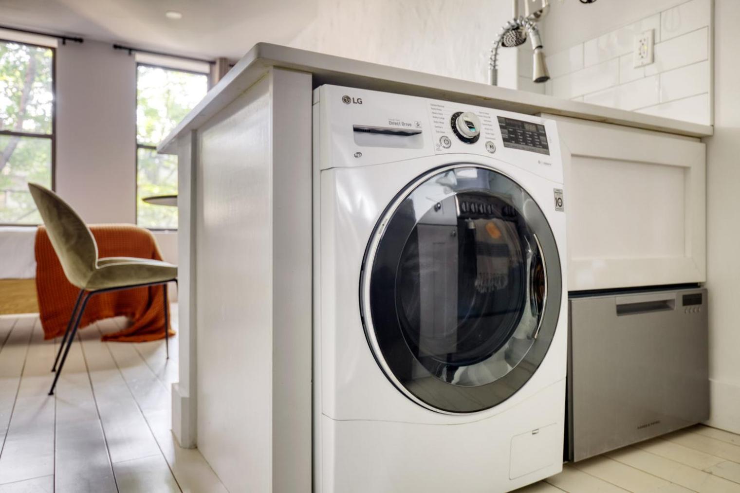 E Village W Wd Nr Tompkins Sq Park Nyc-878 Apartment