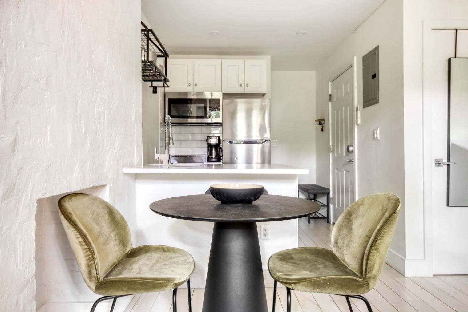 E Village W Wd Nr Tompkins Sq Park Nyc-878 Apartment *