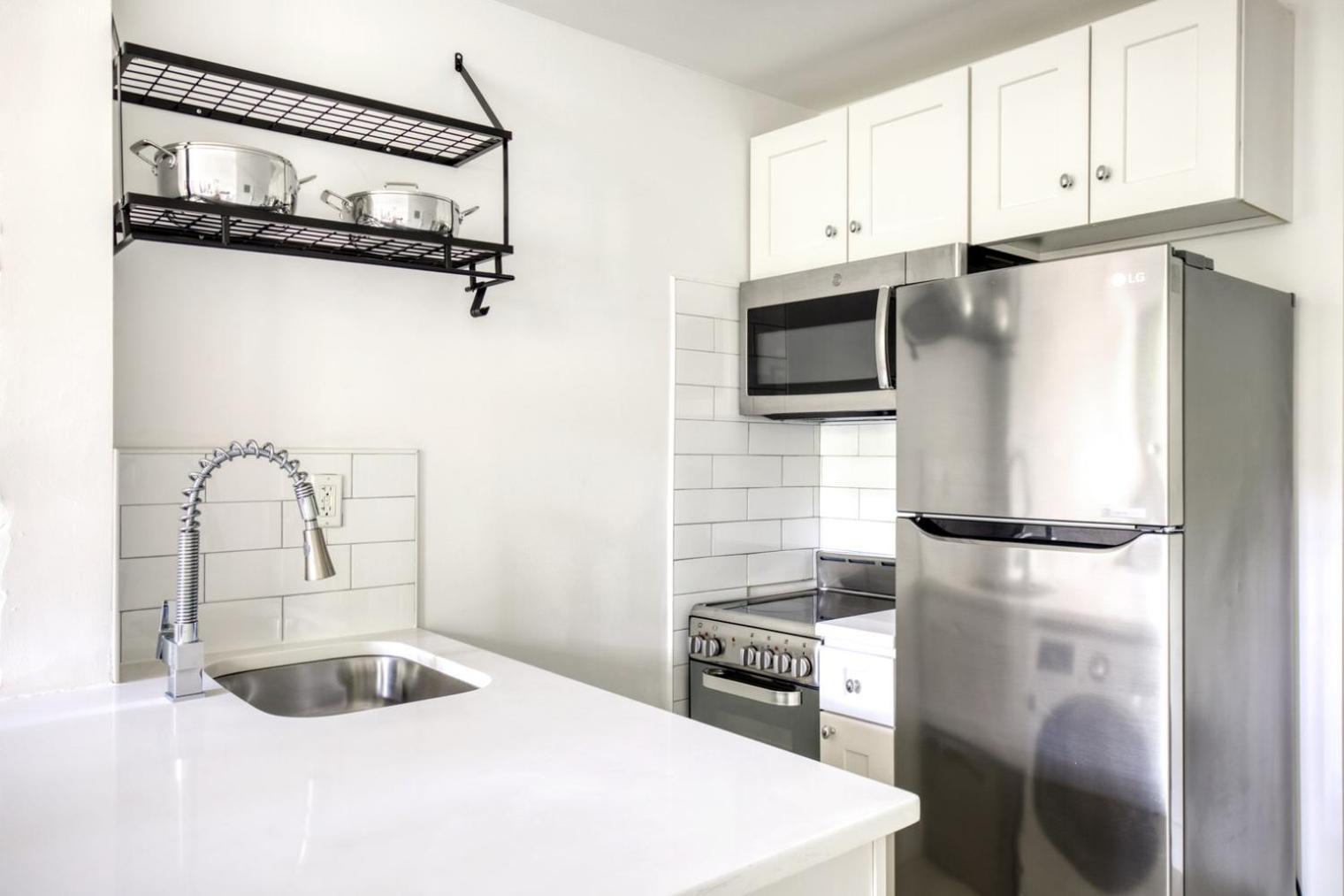 E Village W Wd Nr Tompkins Sq Park Nyc-878 * New York