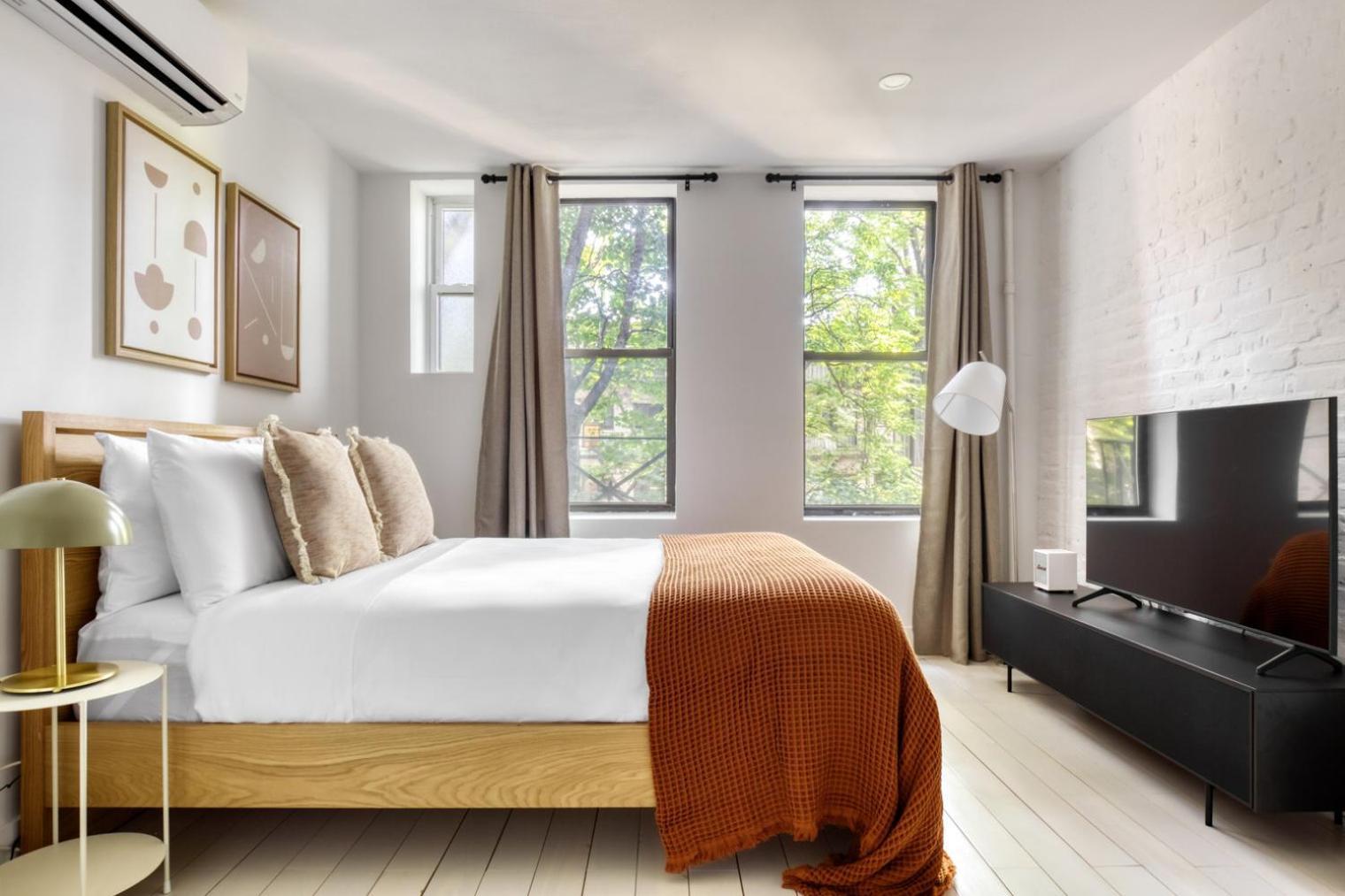 E Village W Wd Nr Tompkins Sq Park Nyc-878 Apartment