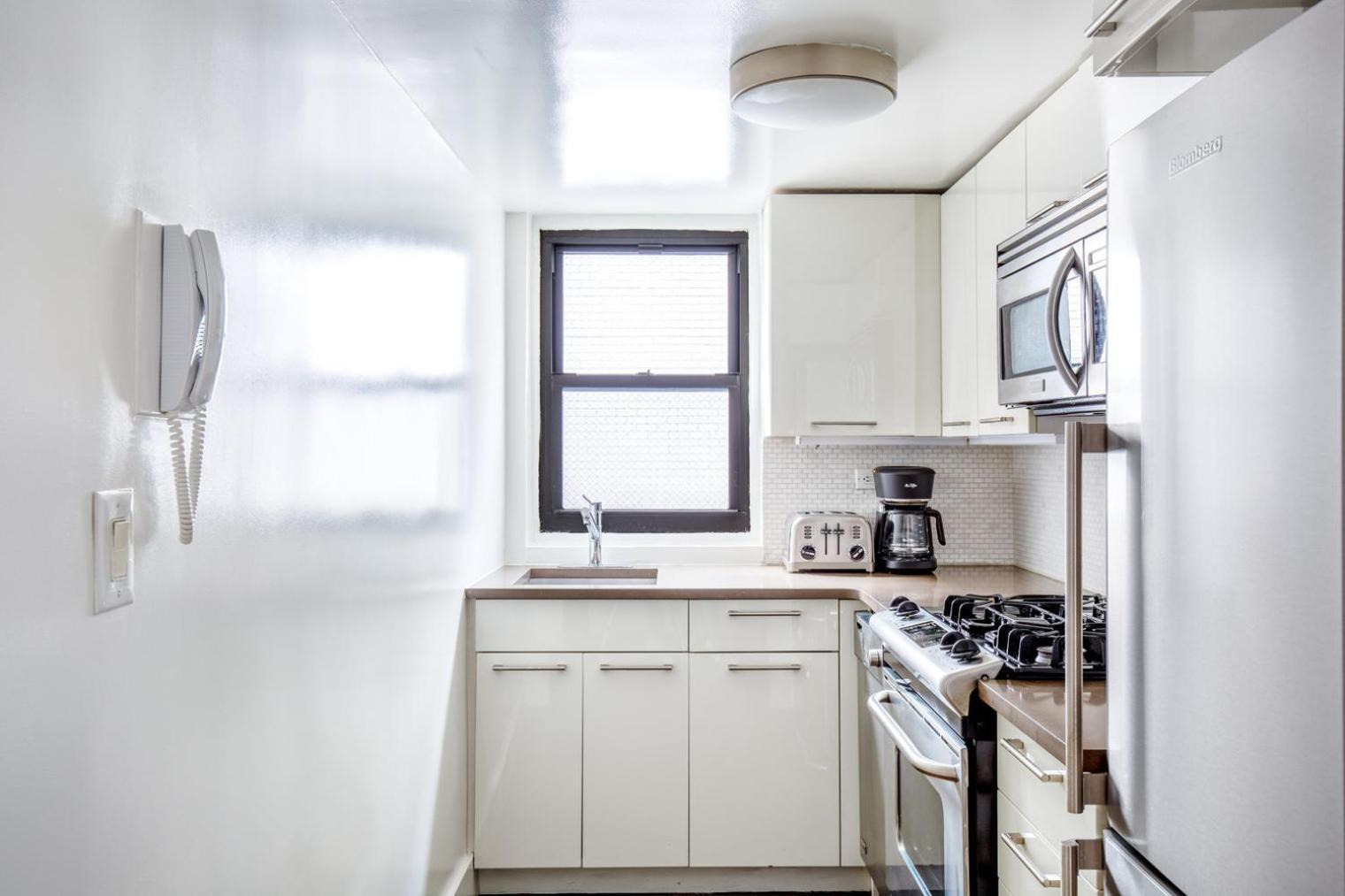 Ues 1br W Doorman Elevator Gym Nr Park Nyc-566 Apartment