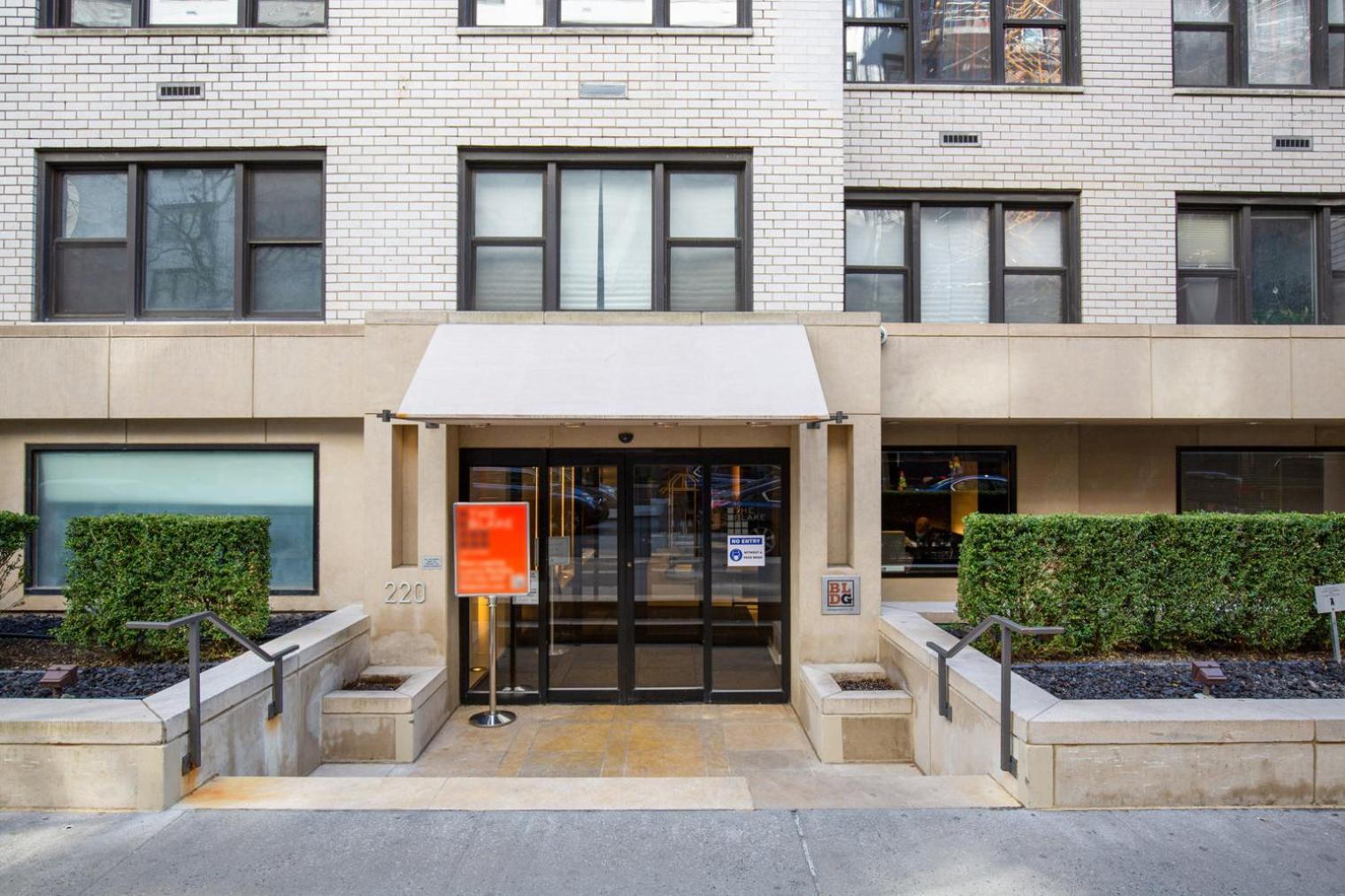 Apartment Ues 1br W Doorman Elevator Gym Nr Park Nyc-566 *