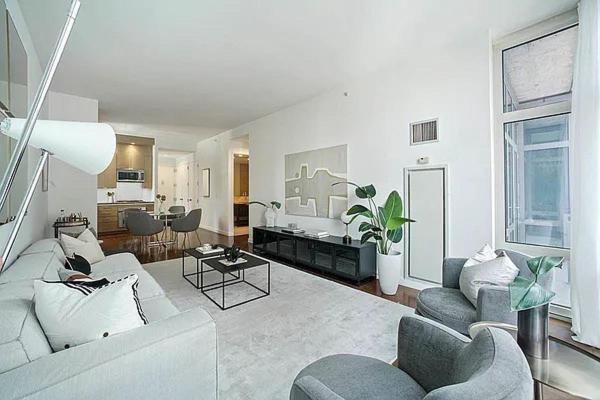 Times Square Penthouse Apartment