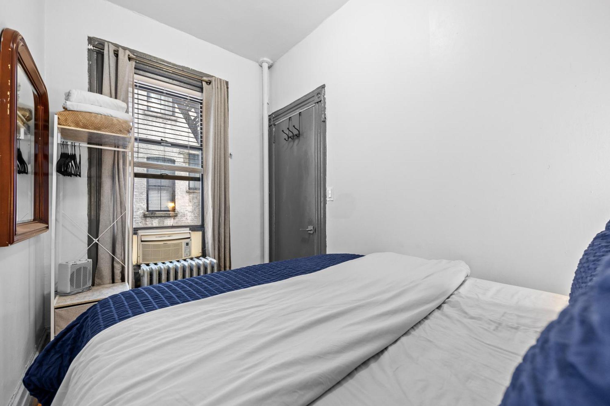 Quaint 2br Walk To Time Square Apartment *