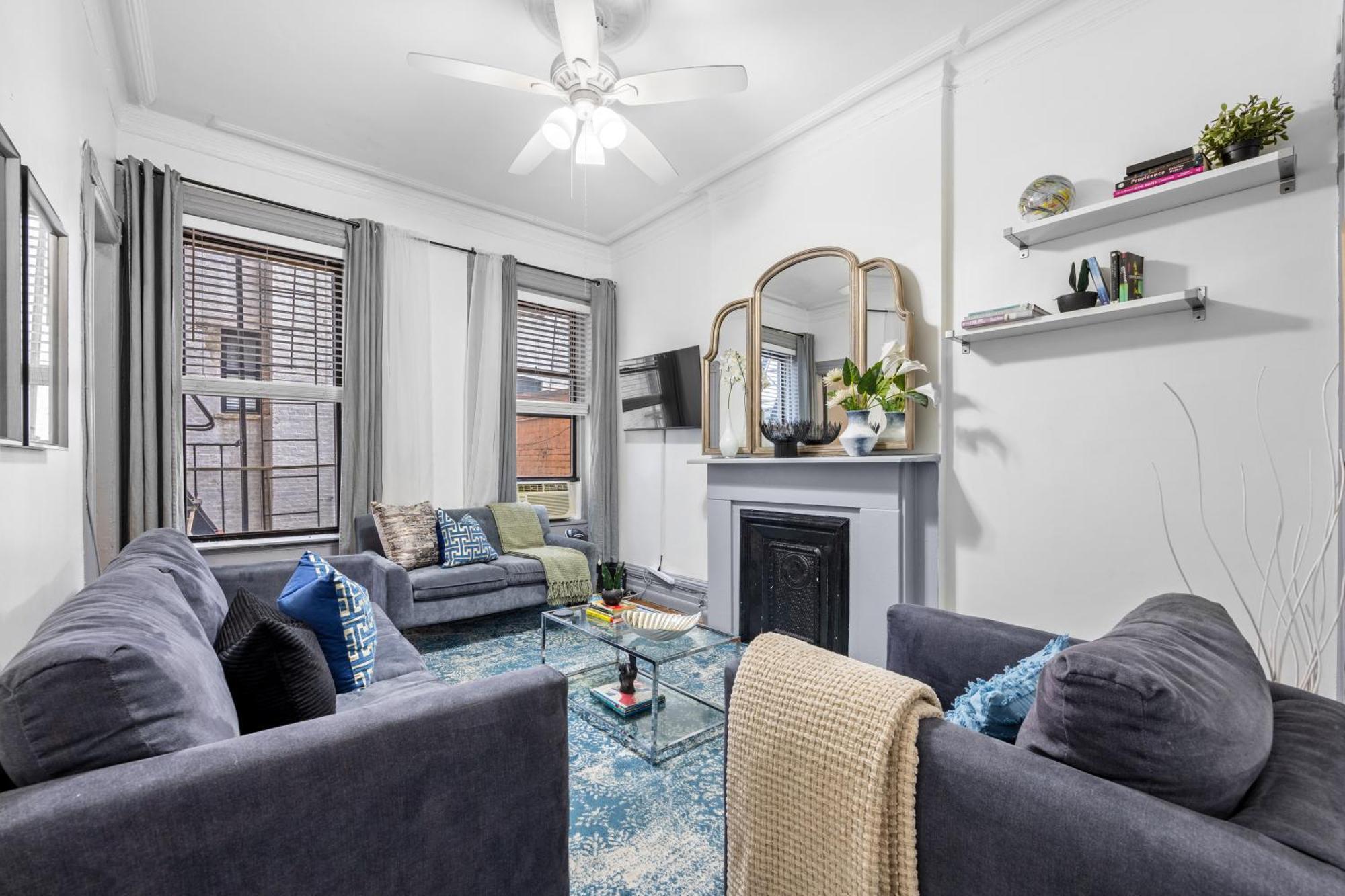 Quaint 2br Walk To Time Square *