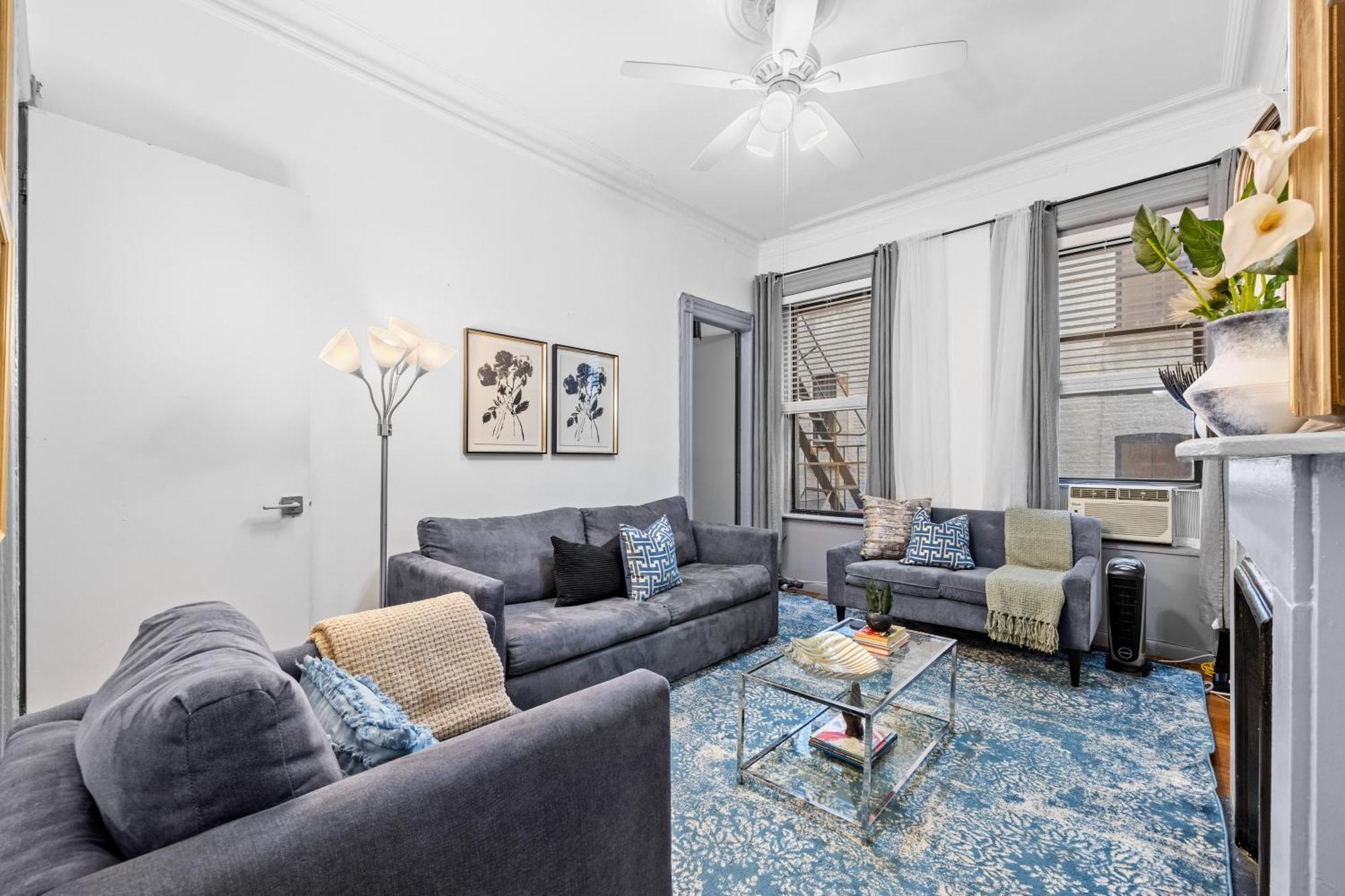Quaint 2br Walk To Time Square Apartment *