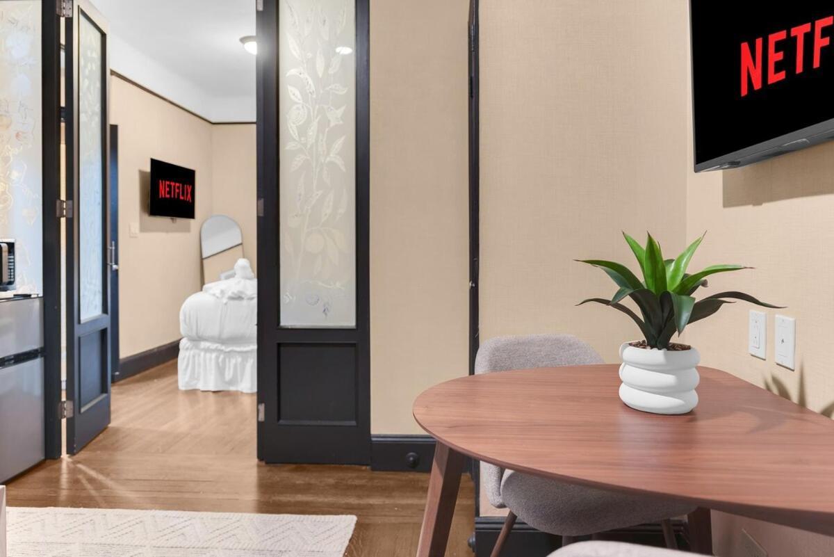 Walking Score In Heart Of With A Gym Apartment *