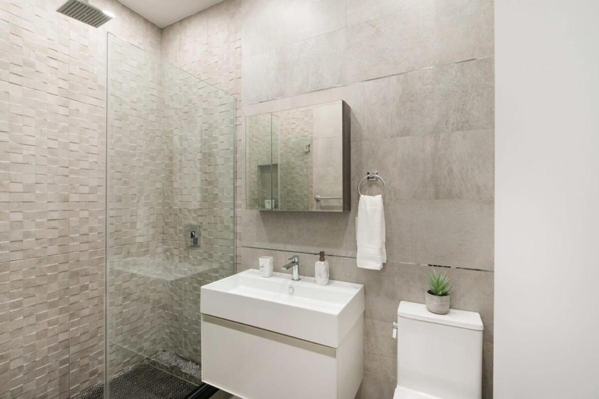 Apartment 317-1d New 2br Duplex Wd Private Backyard