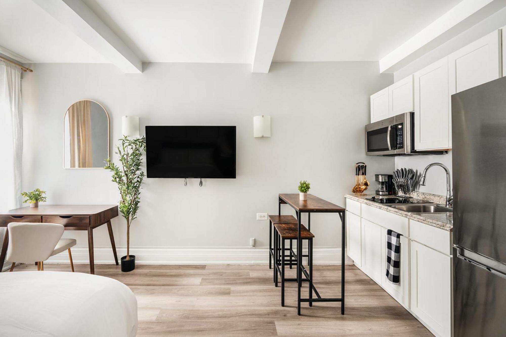 73-310 Newly Reno Uws Doorman Gym Laundry Apartment *