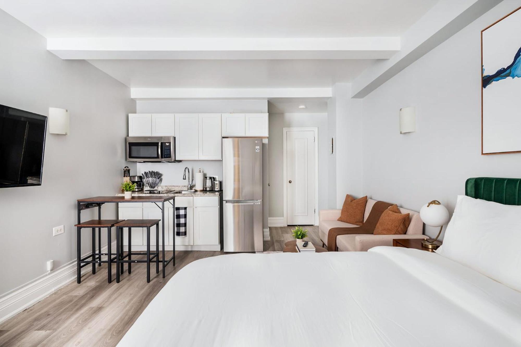 73-310 Newly Reno Uws Doorman Gym Laundry Apartment New York