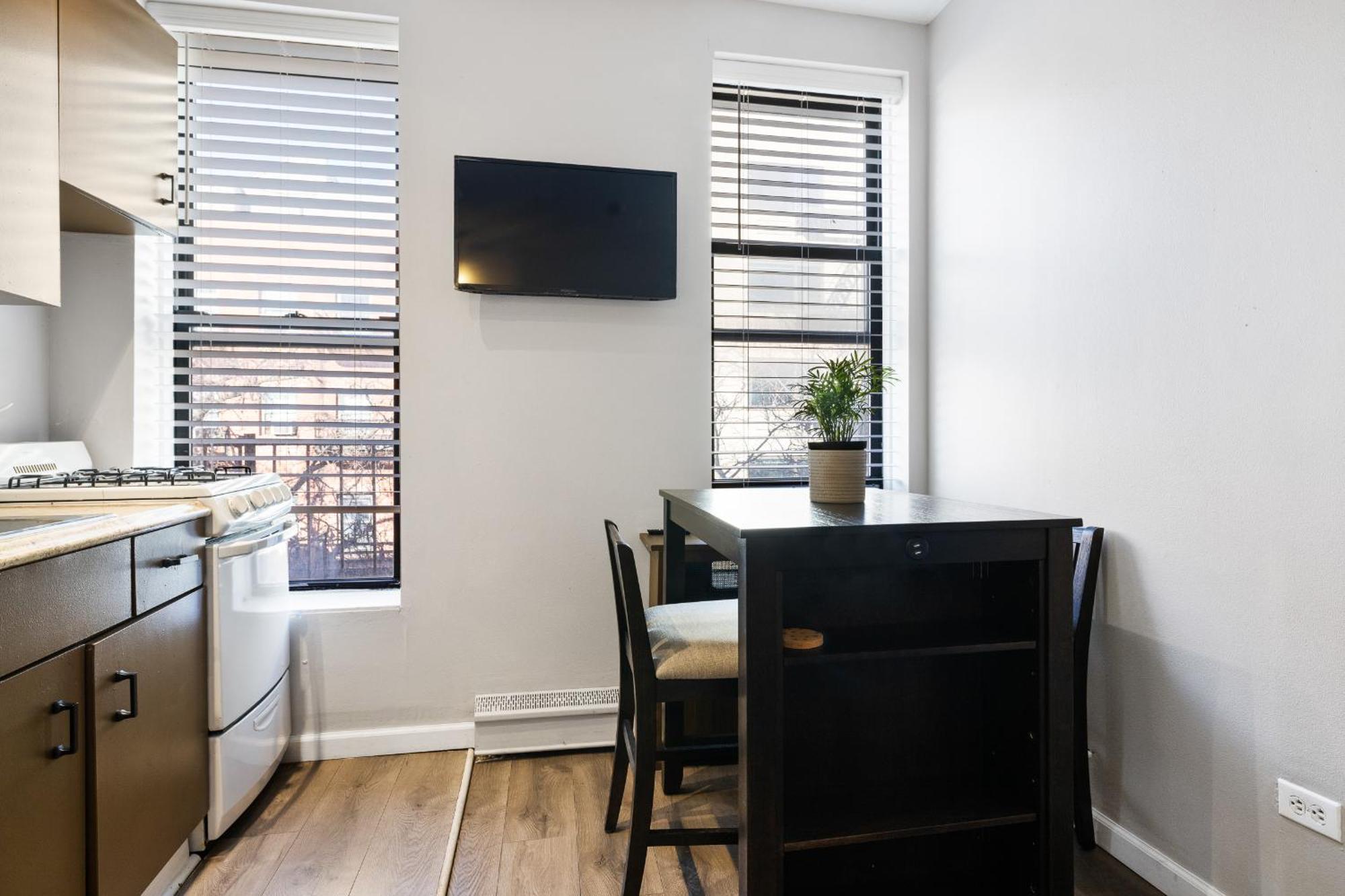 Apartment Living In Times Square *