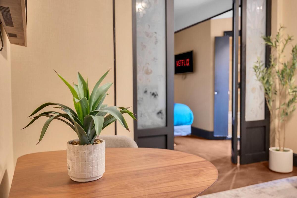 Apartment Premier Walking Distance To Times Square Ny *