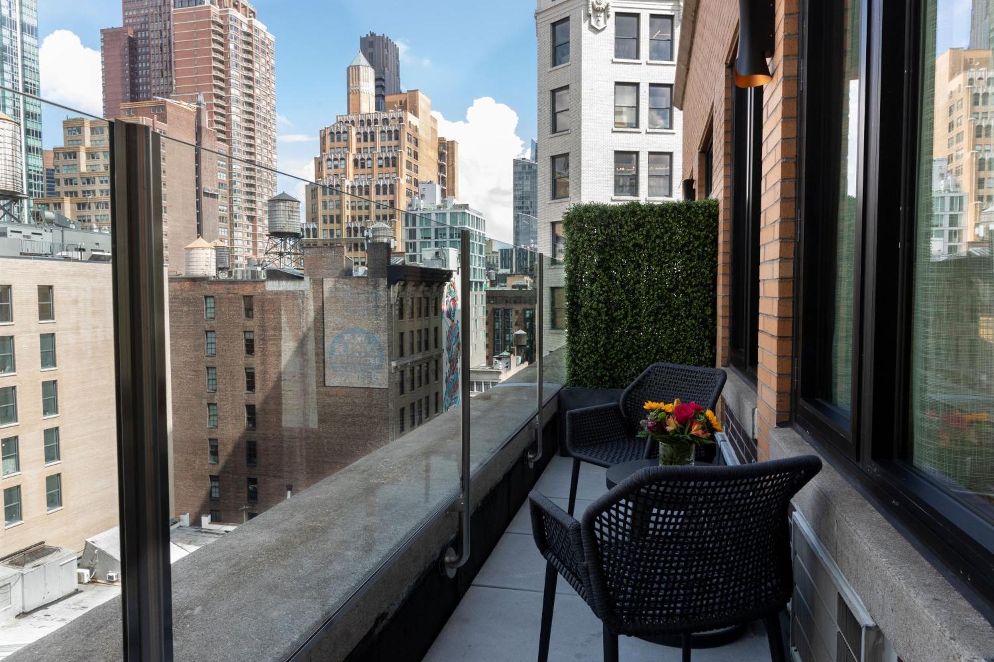 Broadway Plaza Hotel 4*