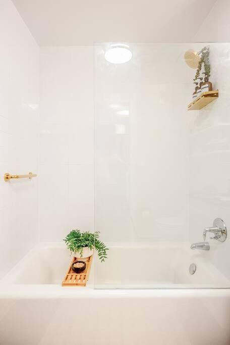 City Views, Modern Nyc Oasis Retreat * New York