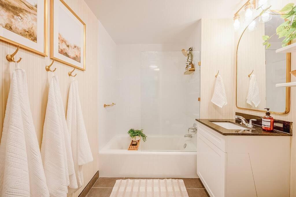 City Views, Modern Nyc Oasis Retreat Apartment New York