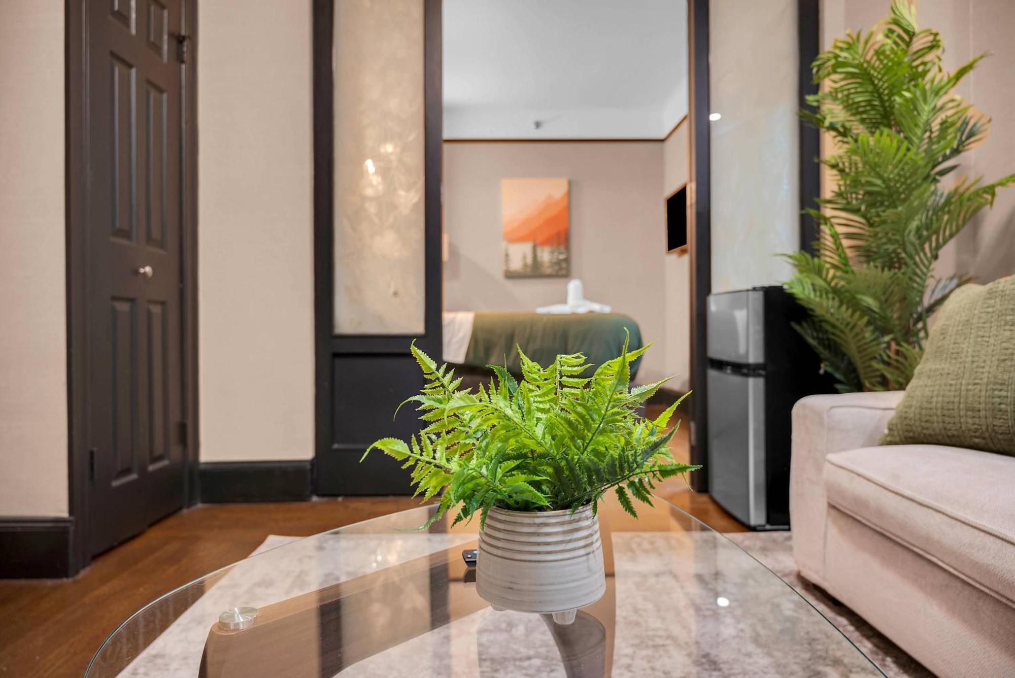 Apartment In The Heart Of Nyc 2 Bdr W Gym *