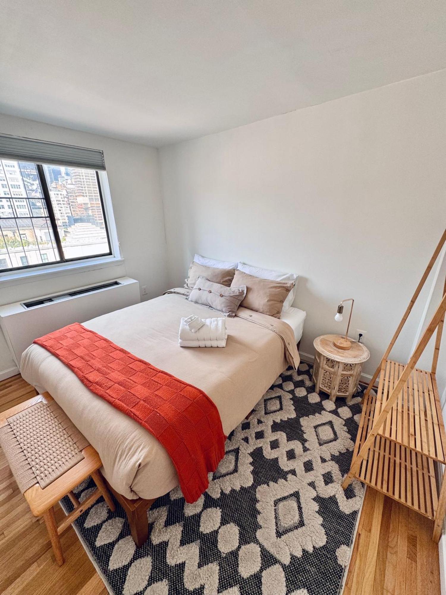 Apartment Stylish Duplex Penthouse With Large Outdoor Space *
