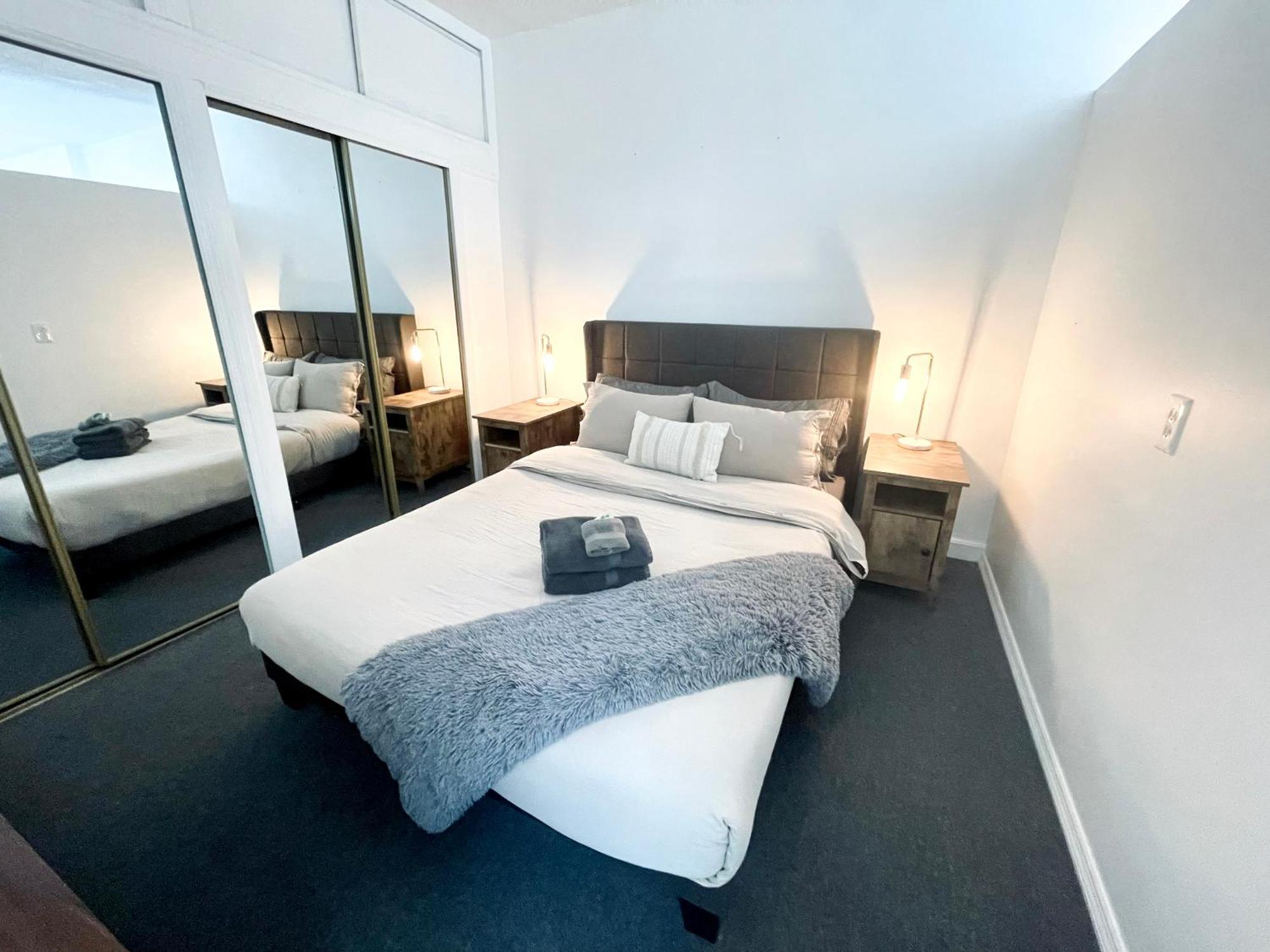 Gorgeous Extra Spacious Duplex Penthouse Apartment *