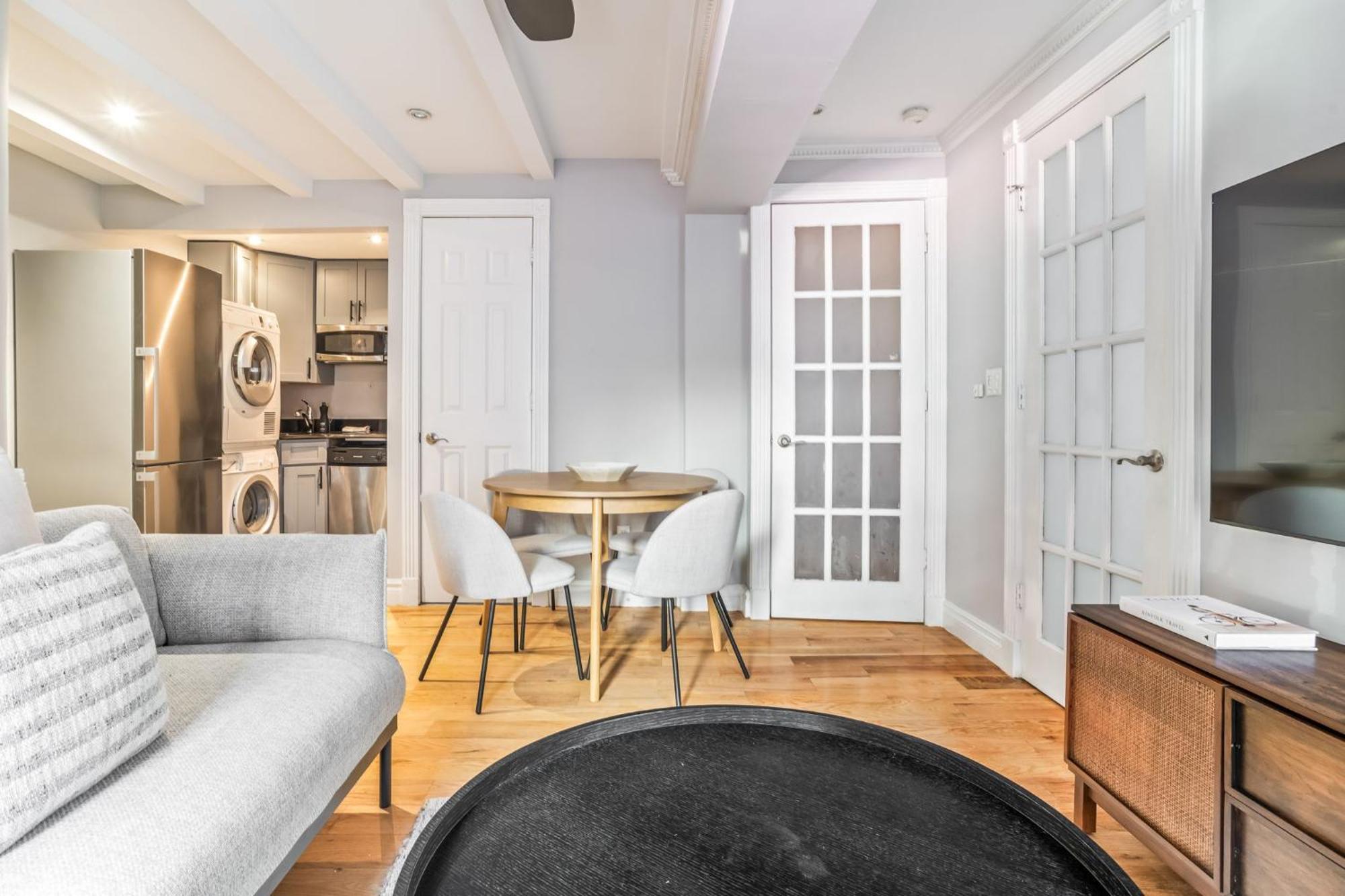 Charming 2-bed 1-bath In Turtle Bay