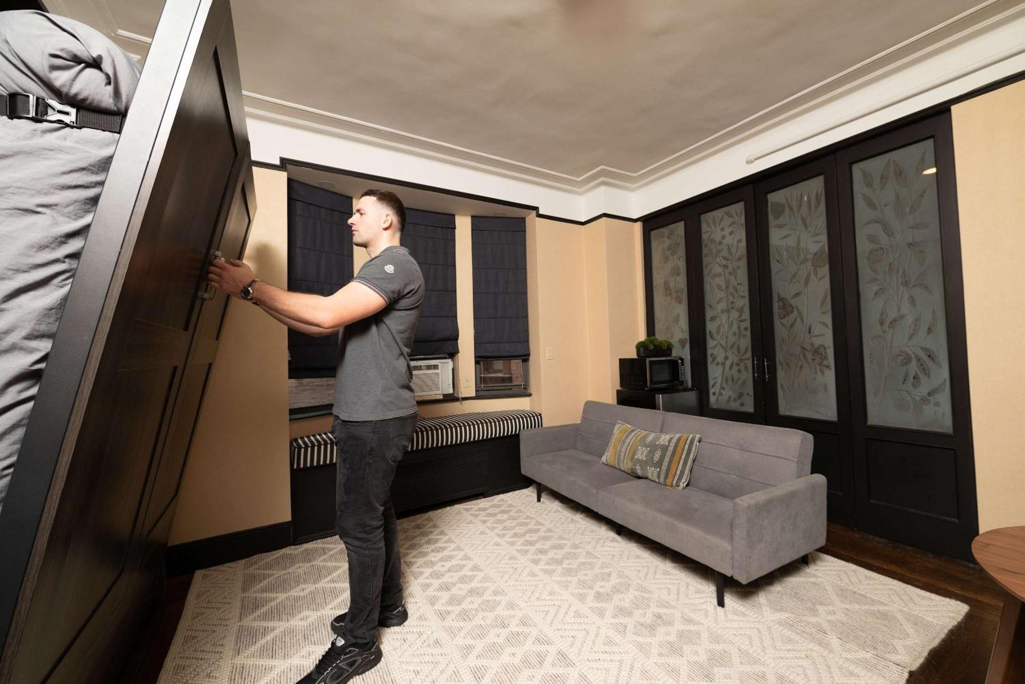 Walking Score In Heart Of With A Gym Apartment *